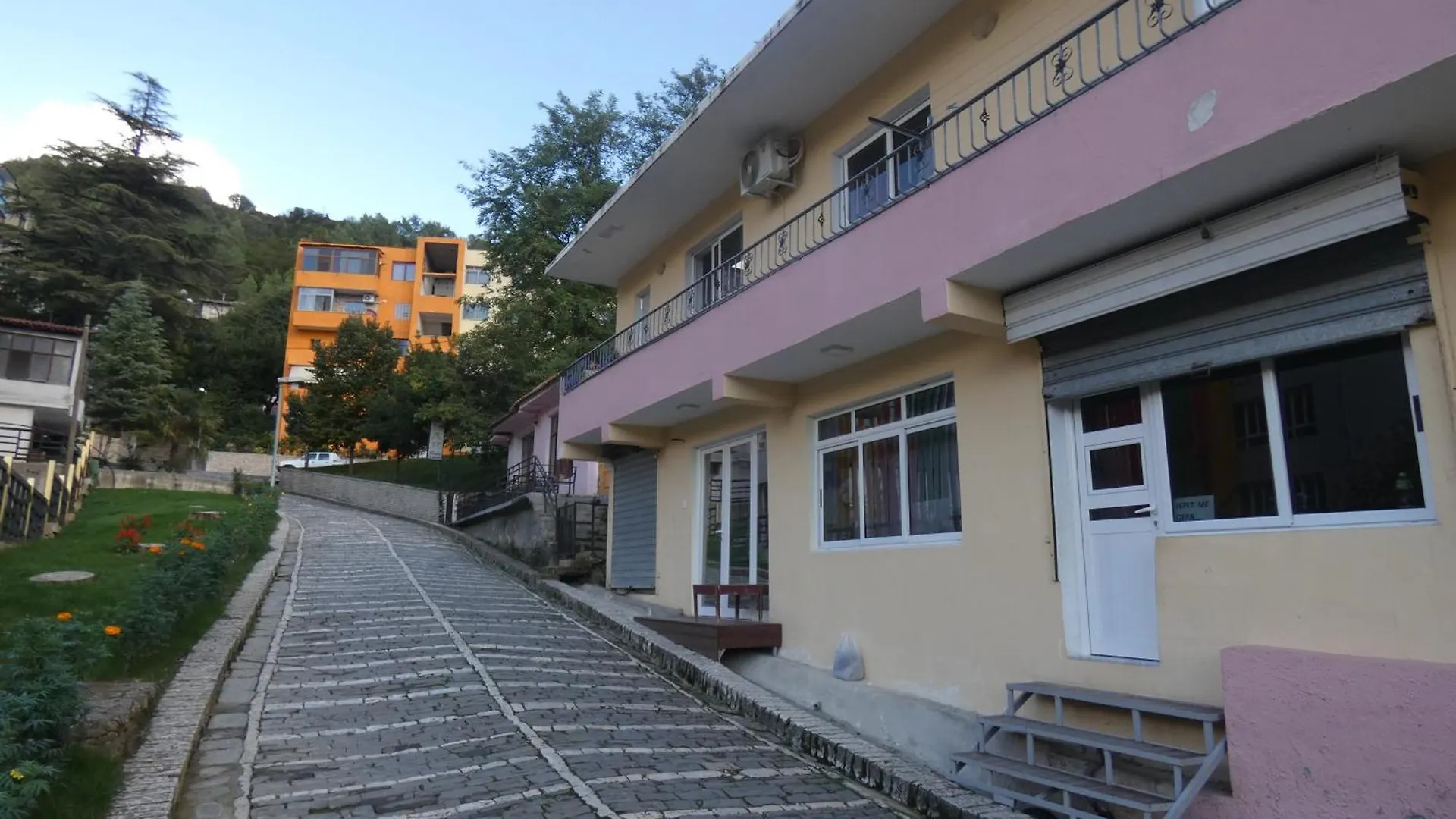 Guesthouse Odobashi Zhaban Gæstehus